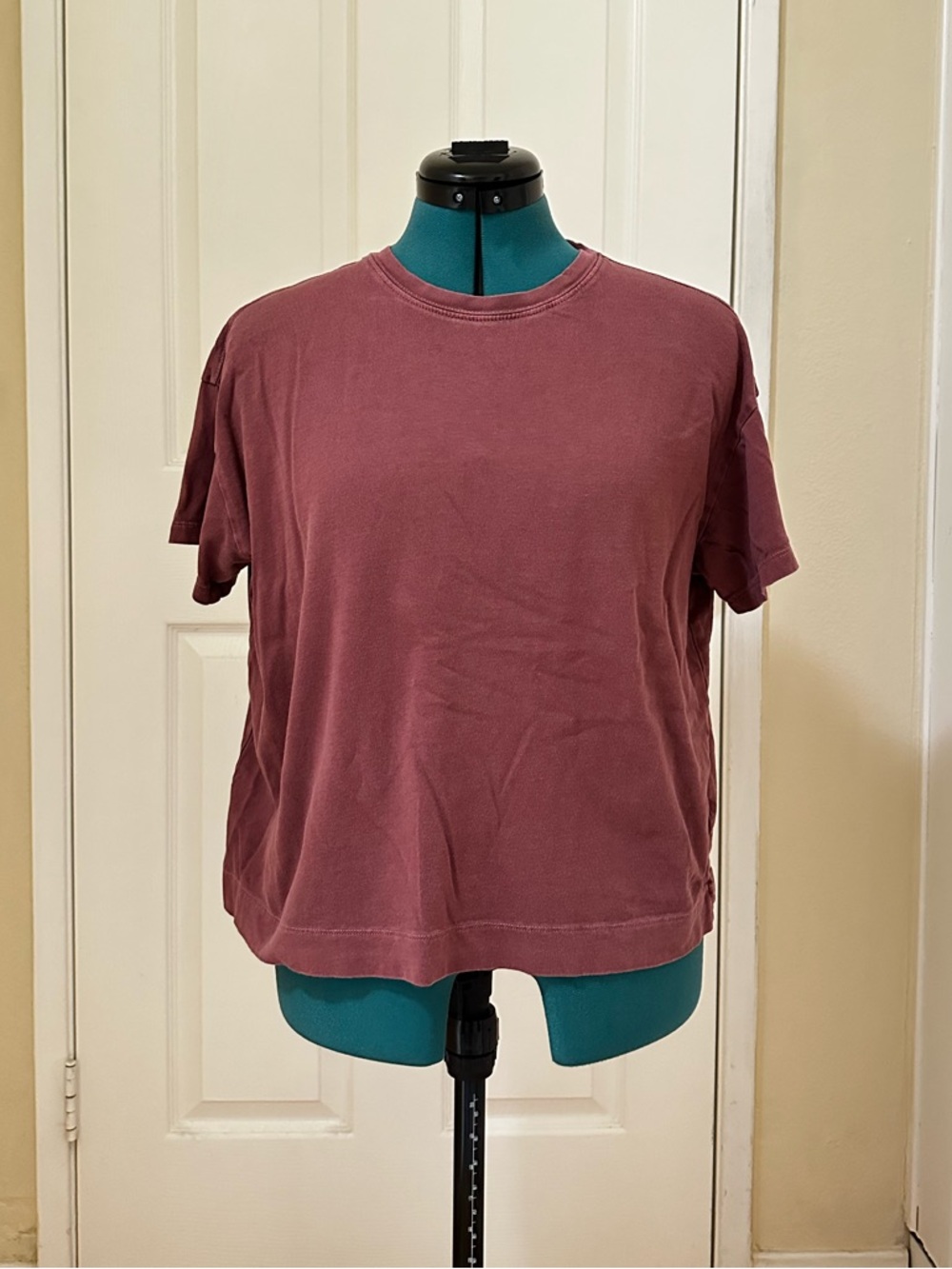 Old Navy Sz M Petite Cotton Boxy Vintage Short Sleeve Crew Neck Burgundy Tee